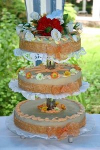 Hochzeittortenständer nehmen Torten auf mehreren Etagen auf