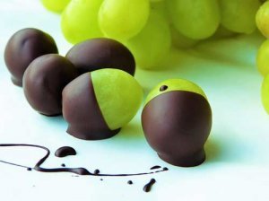 Schokolade und Weintrauben - das perfekte Duo für den Schokobrunnen