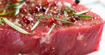 Ein Steak kann durch einen Sous Vide Garer sehr schonend lecker zubereitet werden.