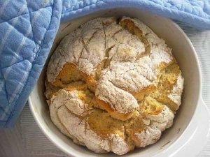 Brot selbstgebacken - frei von Konservierungsmitteln und Zusatzstoffen