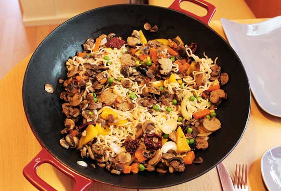 Eine hochwertige Wok-Pfanne ist die Grundlage für ein gelungenes asiatisches Essen
