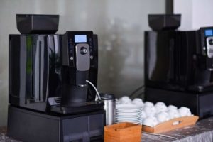 Kaffeemaschine mit Mahlwerk (depositphotos.com)
